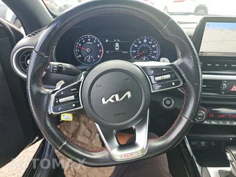 2022 Kia Forte GT - miniatura 10