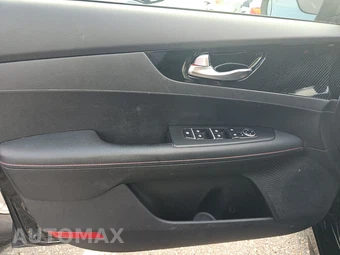 2022 Kia Forte GT - miniatura 9