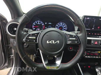 2022 Kia Forte GT – miniatura 10