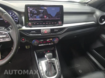 2022 Kia Forte GT – miniatura 11