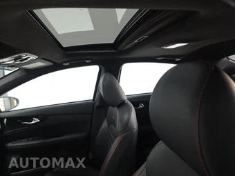 2022 Kia Forte GT – miniatura 17