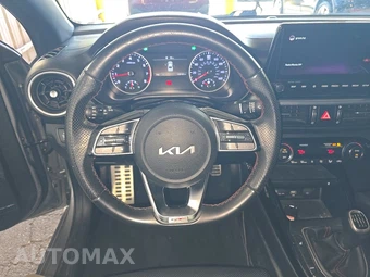 2022 Kia Forte GT – miniatura 10