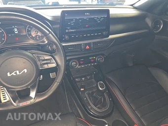 2022 Kia Forte GT – miniatura 11