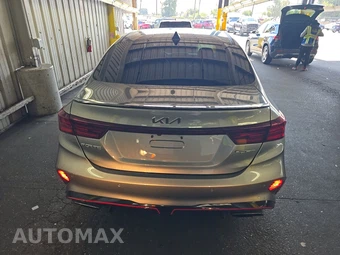 2022 Kia Forte GT – miniatura 5