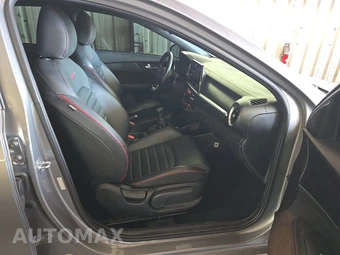 2022 Kia Forte GT – miniatura 8