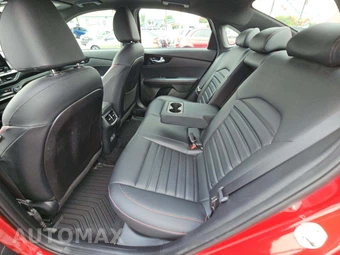 2022 Kia Forte GT - miniatura 13