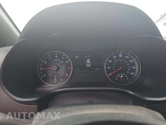 2022 Kia Forte GT - miniatura 9