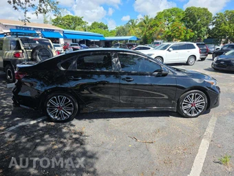 2022 Kia Forte GT - miniatura 4