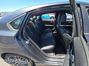2022 Kia Forte GT-Line – miniatura 13