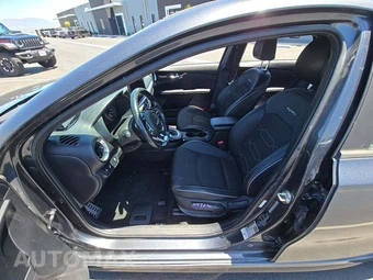 2022 Kia Forte GT-Line – miniatura 3