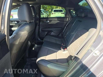 2022 Kia Forte GT-Line - miniatura 13
