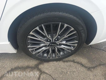 2022 Kia Forte GT-Line - miniatura 11
