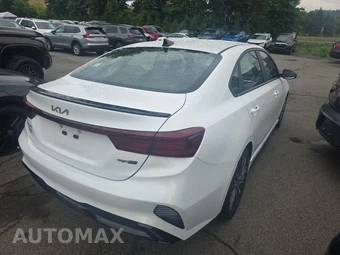 2022 Kia Forte GT-Line - miniatura 4