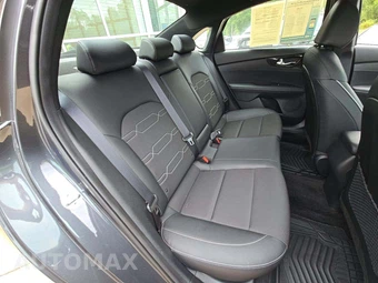 2022 Kia Forte GT-Line - miniatura 16