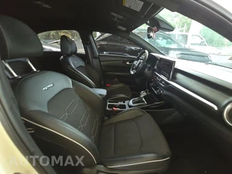 2022 Kia Forte GT-Line - miniatura 8