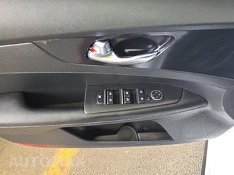2022 Kia Forte GT-Line - miniatura 9