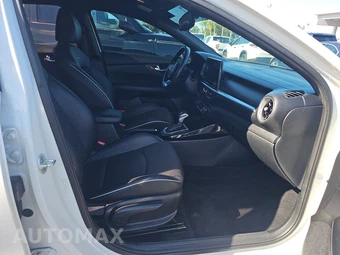 2022 Kia Forte GT-Line – miniatura 8