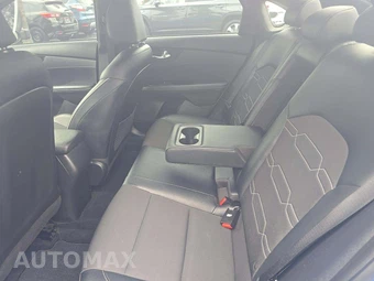 2022 Kia Forte GT-Line - miniatura 13