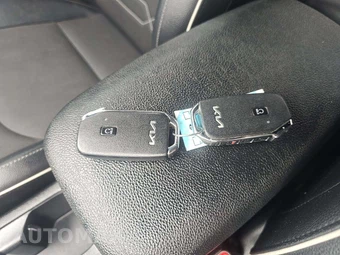 2022 Kia Forte GT-Line - miniatura 8