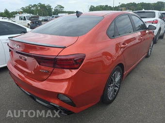 2022 Kia Forte GT-Line – miniatura 4