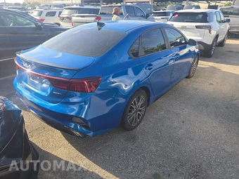 2022 Kia Forte GT-Line - miniatura 4