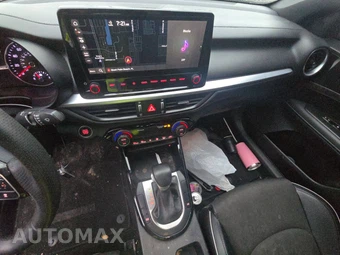2022 Kia Forte GT-Line - miniatura 11