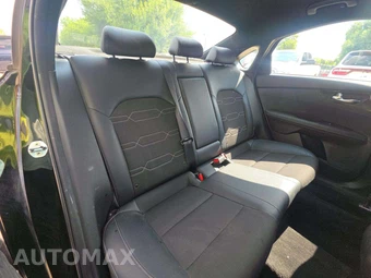 2022 Kia Forte GT-Line – miniatura 13