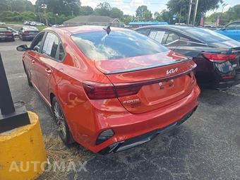 2022 Kia Forte GT-Line - miniatura 2