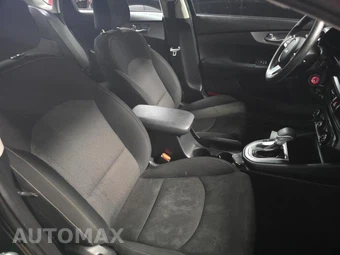 2022 Kia Forte LXS – miniatura 15