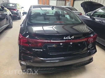 2022 Kia Forte LXS – miniatura 5