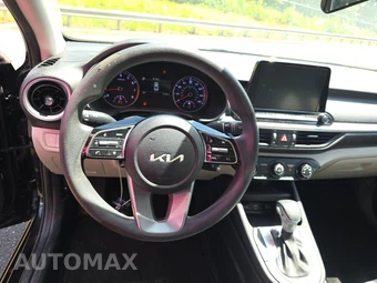 2022 Kia Forte LXS – miniatura 10