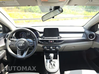 2022 Kia Forte LXS – miniatura 11
