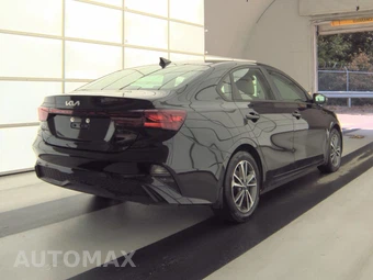2022 Kia Forte LXS – miniatura 4