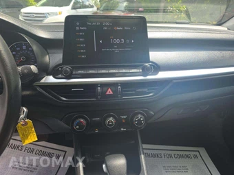 2022 Kia Forte LXS - miniatura 10