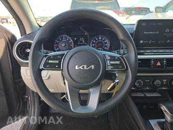 2022 Kia Forte LXS - miniatura 10