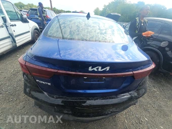 2022 Kia Forte LXS - miniatura 5