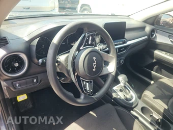 2022 Kia Forte LXS - miniatura 10