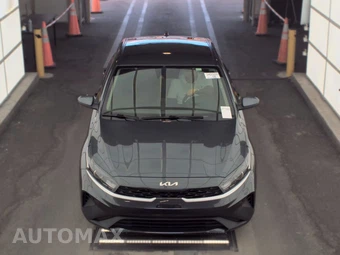 2022 Kia Forte LXS - miniatura 2