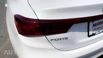 2022 Kia Forte LXS - miniatura 16