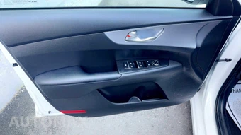 2022 Kia Forte LXS - miniatura 32