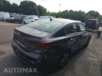 2022 Kia Forte LXS – miniatura 4