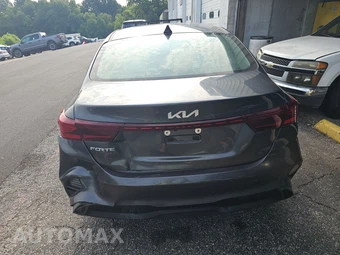 2022 Kia Forte LXS – miniatura 5