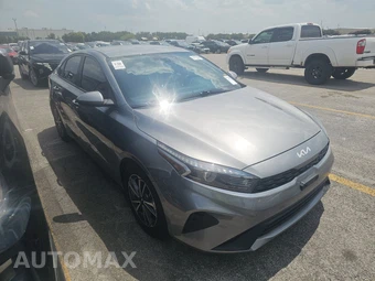2022 Kia Forte LXS - miniatura 3