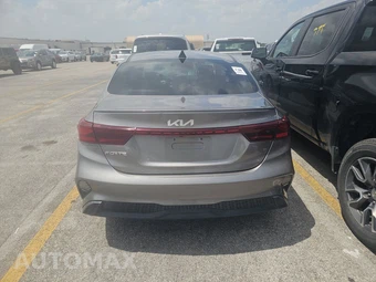 2022 Kia Forte LXS - miniatura 5