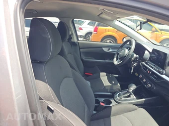 2022 Kia Forte LXS - miniatura 8