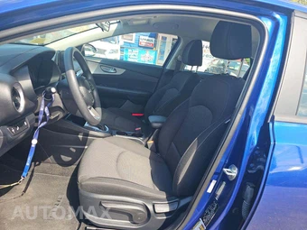 2022 Kia Forte LXS - miniatura 3