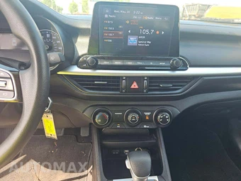 2022 Kia Forte LXS - miniatura 7