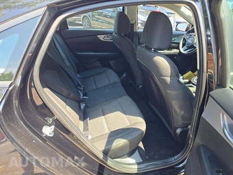 2022 Kia Forte LXS - miniatura 16