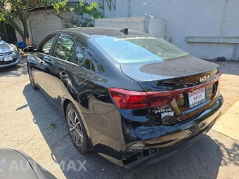 2022 Kia Forte LXS - miniatura 2