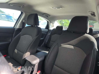 2022 Kia Forte LXS – miniatura 11